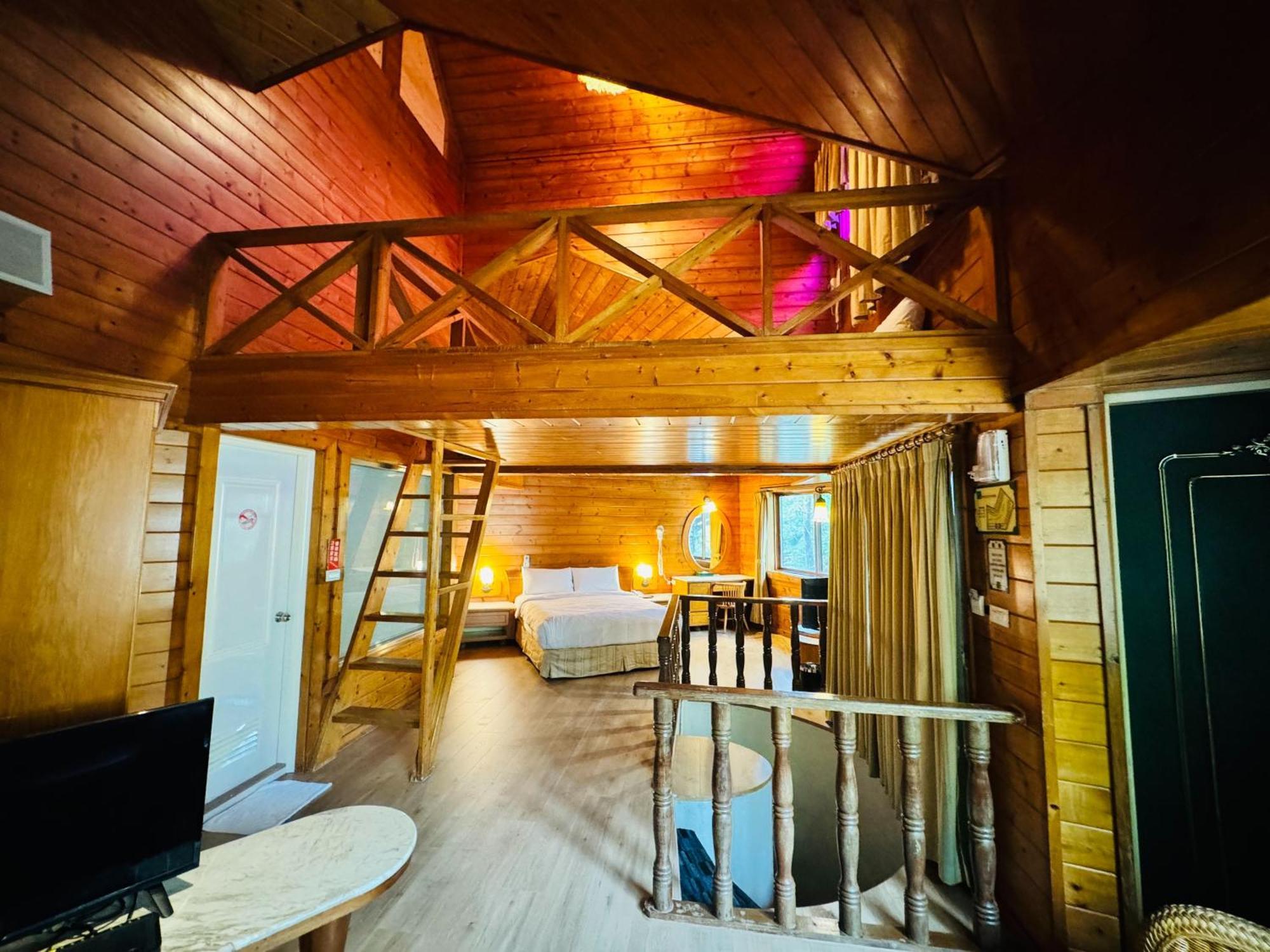 Ivy Motel Chiayi Extérieur photo